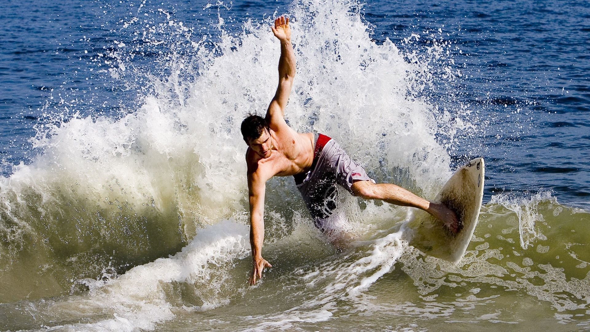 开云官方平台-欧洲足球大战再度上演，谁能笑到最后？，欧洲足球集锦